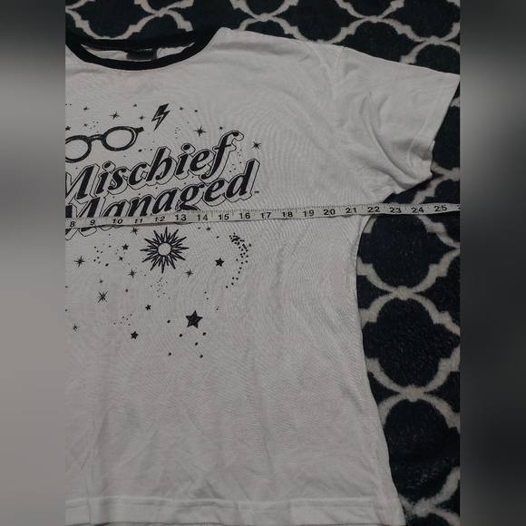 Never worn Harry Potter junior's tee Size XL - Picture 2 of 6